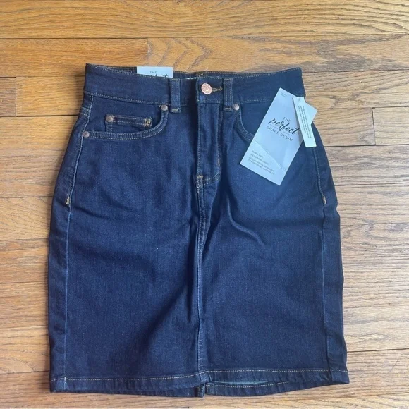 NEW Dickies Womens Perfect Shape Denim Mini Skirt Tummy Control Size 0 NWT - Picture 1 of 5